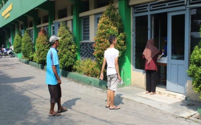 Pembagian Zakat Fitrah untuk 200 Keluarga di Bulan Suci Ramadhan Sukses Dilaksanakan