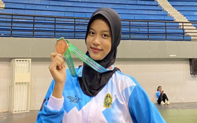 Mayzha Maharani, siswi kelas XI F3, turut mencatatkan capaian positif pada cabang olahraga bola voli putri dengan berhasil meraih medali